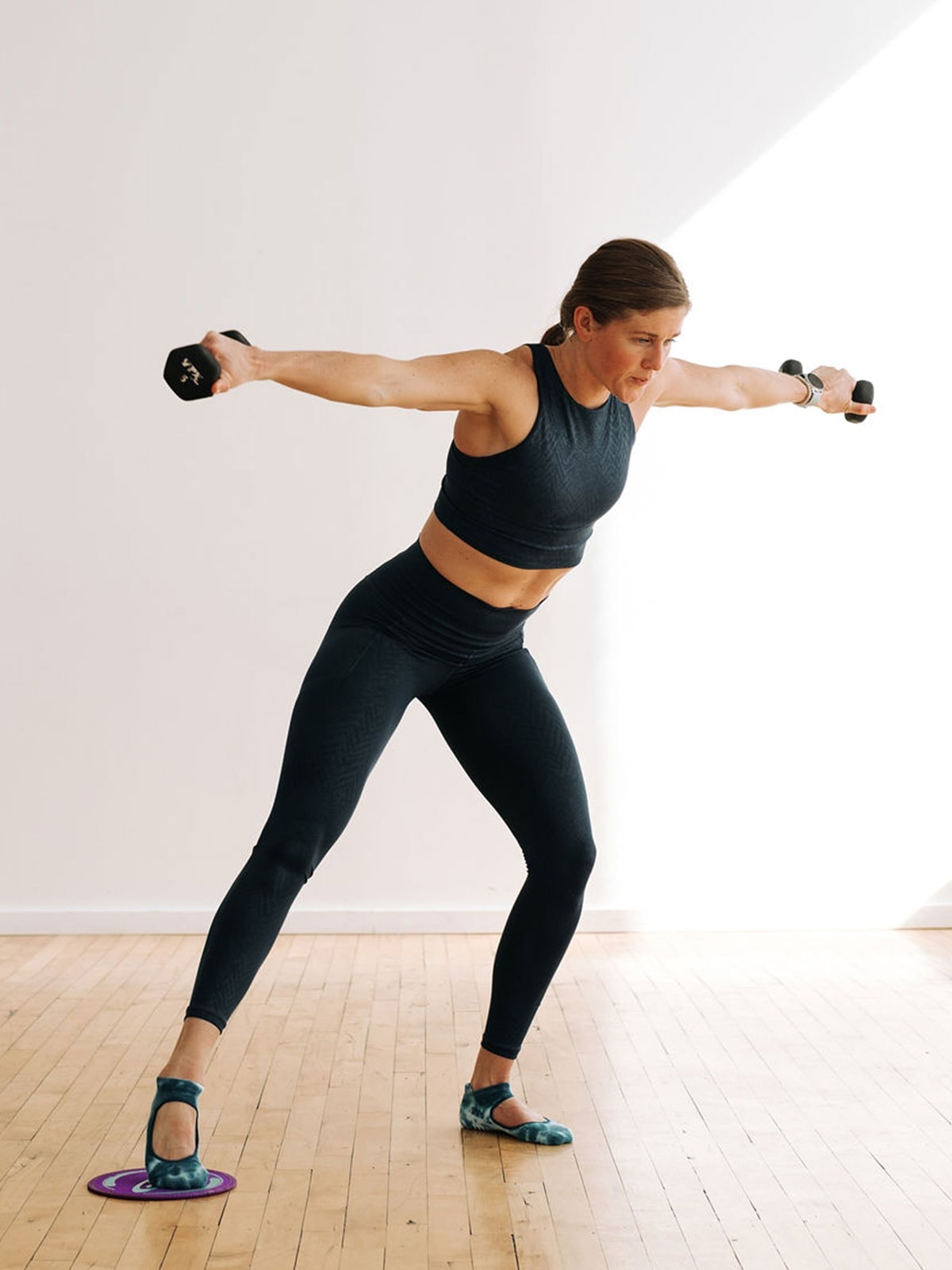 10 Powerful Disc Slider Exercises For A Stronger Body –