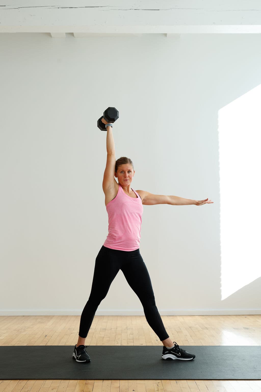 Two dumbbells, 12 minutes and these five exercises for toned triceps