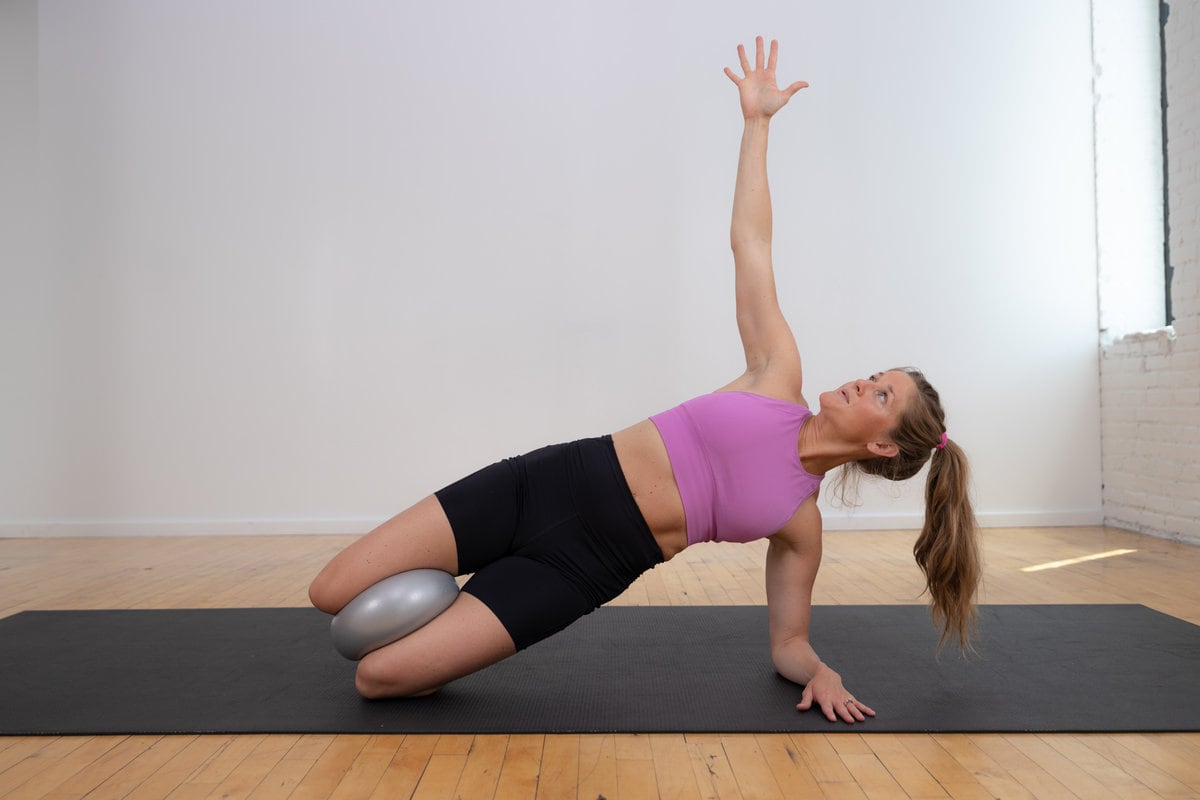 4 Pilates Strength Exercises for Beginners (Pilates Class At Home!) -  Nourish, Move, Love