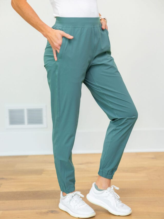 LULULEMON BEST JOGGERS REVIEW & TRY-ON / must-have joggers from lululemon 